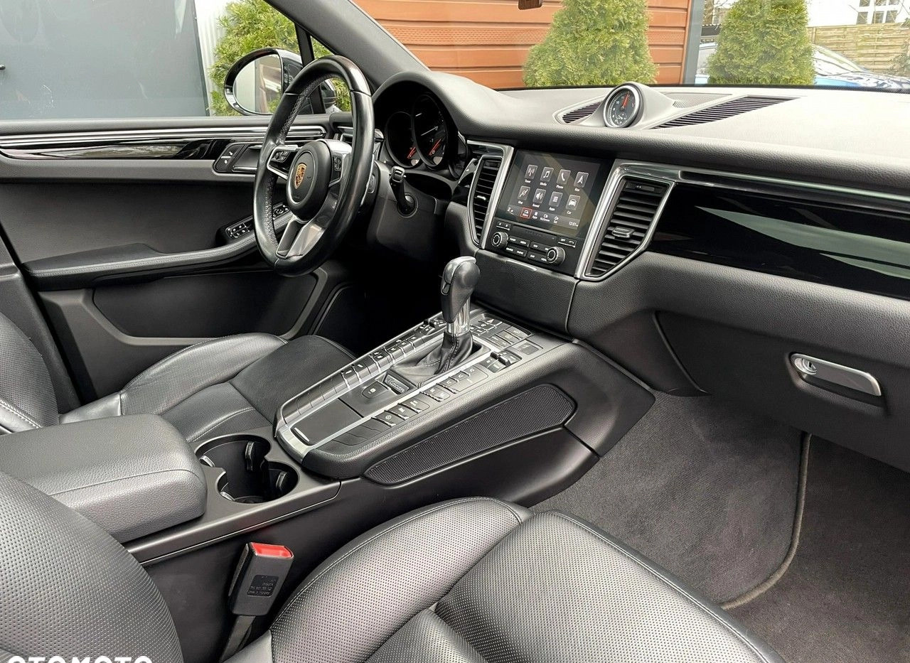 Porsche Macan cena 119900 przebieg: 76626, rok produkcji 2016 z Ciechanowiec małe 781